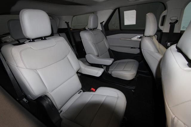 new 2025 Ford Explorer car
