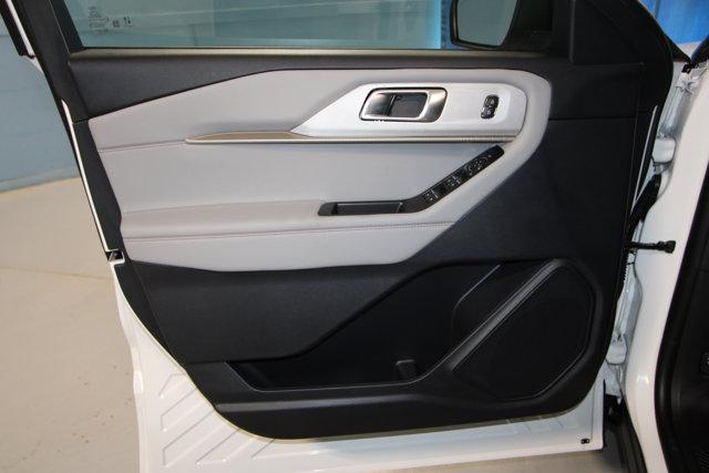 new 2025 Ford Explorer car