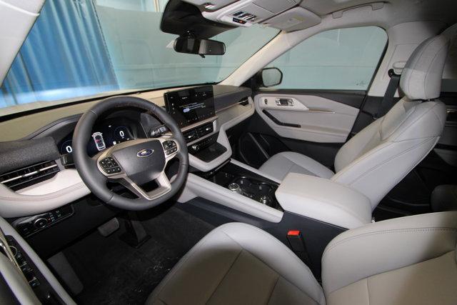 new 2025 Ford Explorer car