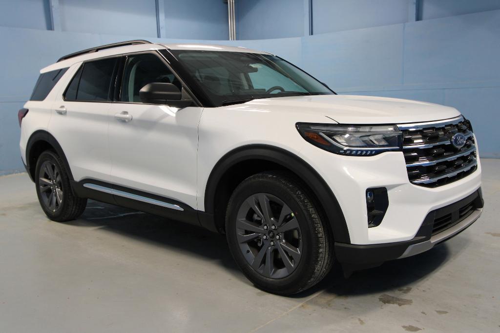 new 2025 Ford Explorer car, priced at $47,427