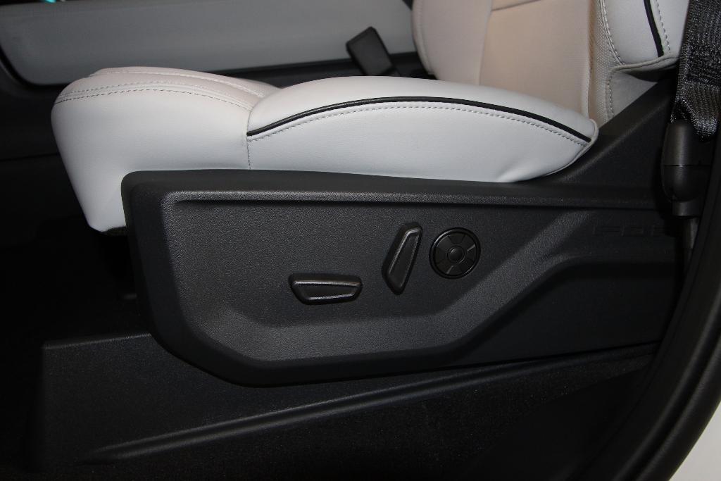 new 2025 Ford Expedition Max car, priced at $94,150
