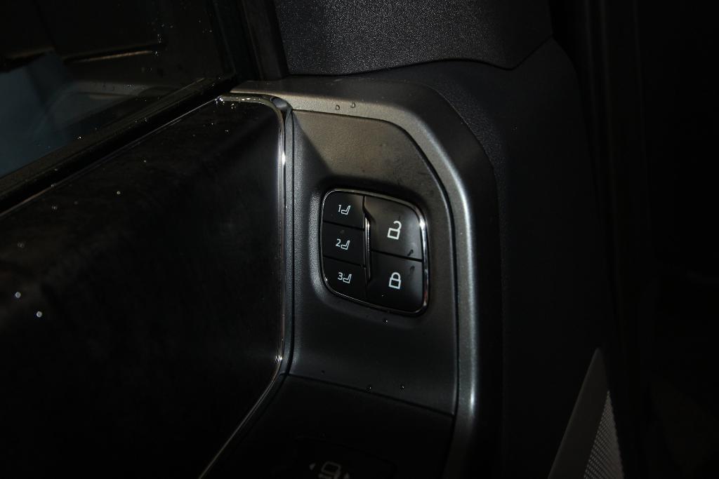 new 2025 Ford F-250 car, priced at $78,065