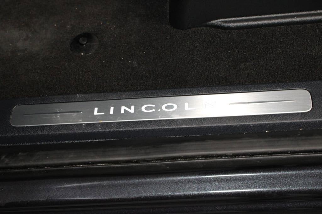 used 2024 Lincoln Navigator car, priced at $98,995