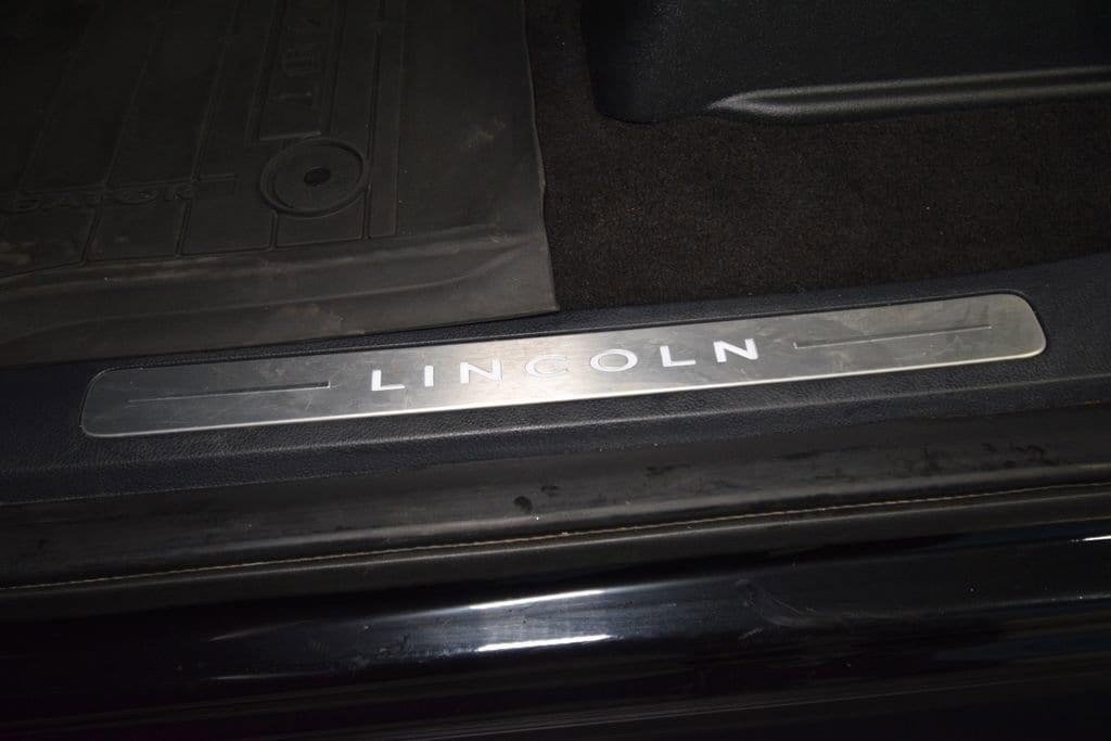 used 2023 Lincoln Navigator car, priced at $84,566