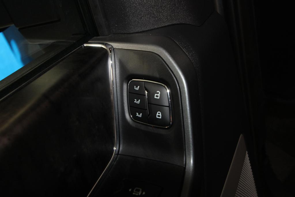 new 2025 Ford F-250 car, priced at $91,050