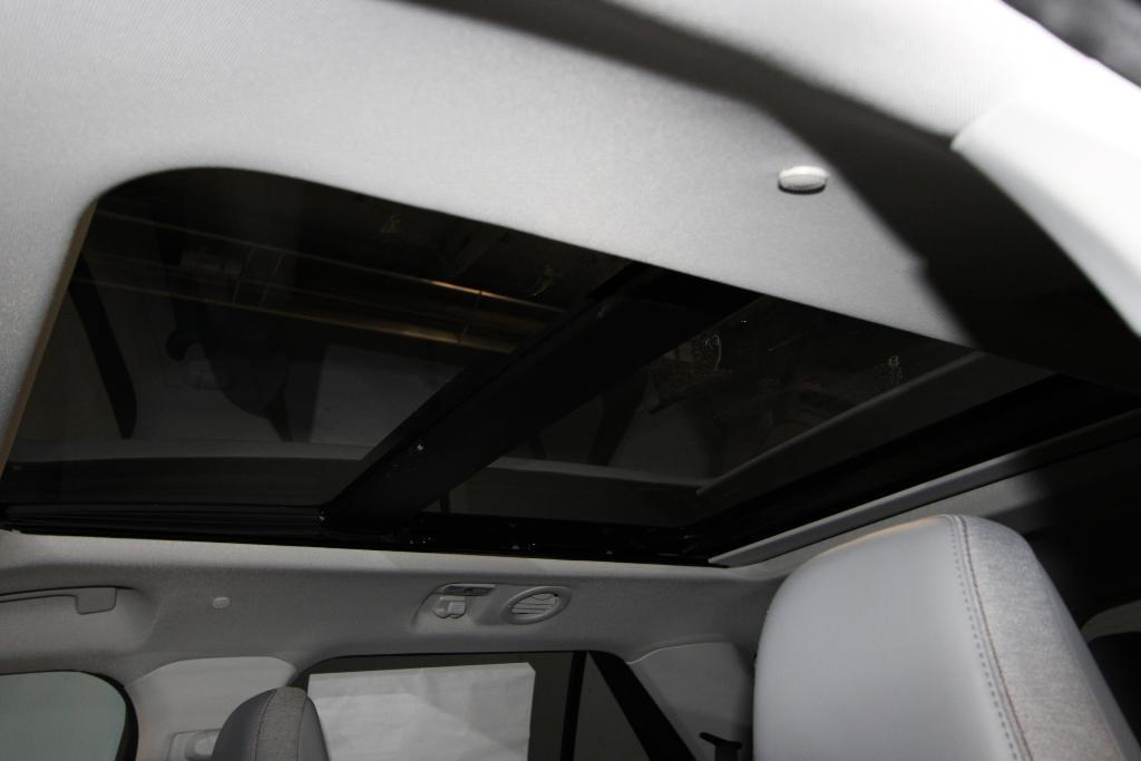 new 2025 Ford Explorer car, priced at $46,714