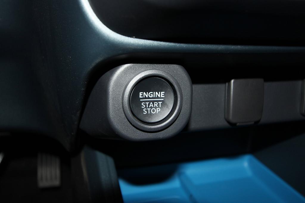 new 2025 Ford Maverick car, priced at $31,017