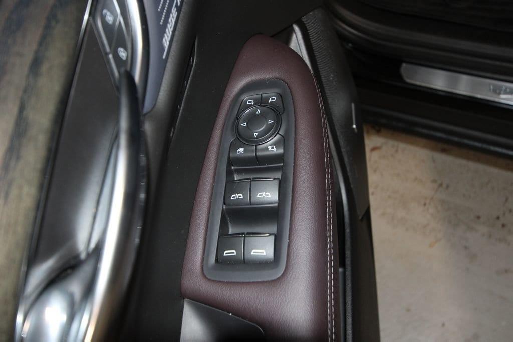 used 2024 Cadillac XT6 car, priced at $47,991