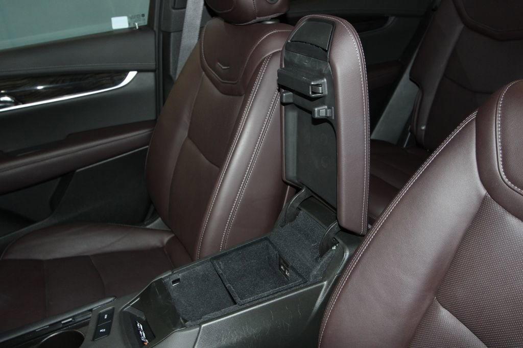 used 2024 Cadillac XT6 car, priced at $47,991