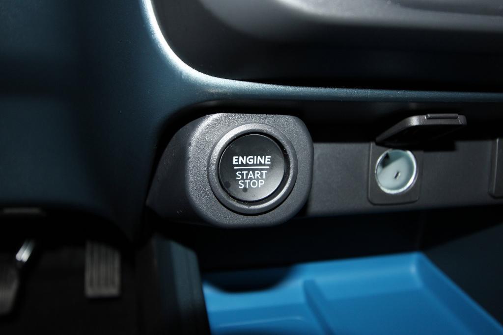 new 2025 Ford Maverick car, priced at $33,340