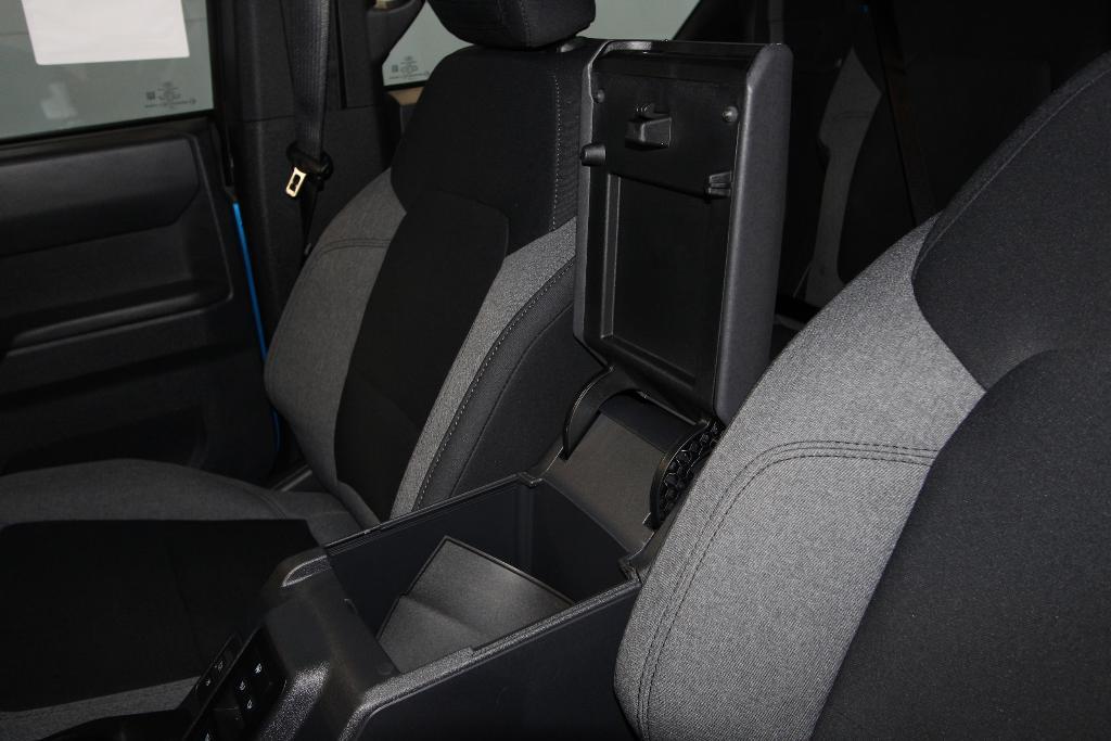 new 2025 Ford Bronco car, priced at $40,008