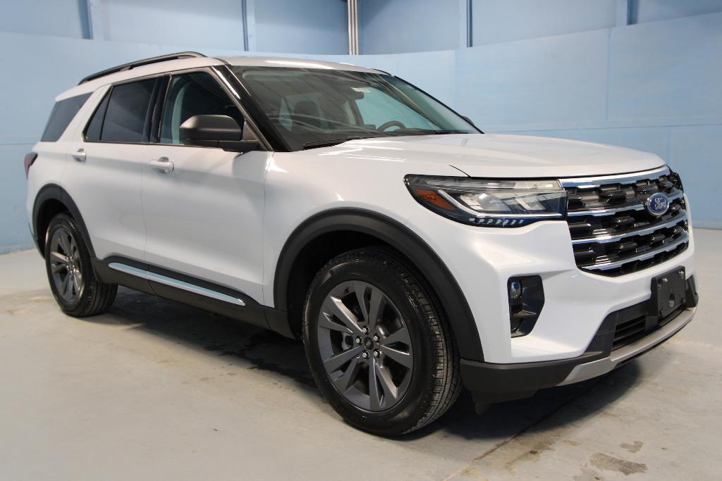 new 2025 Ford Explorer car