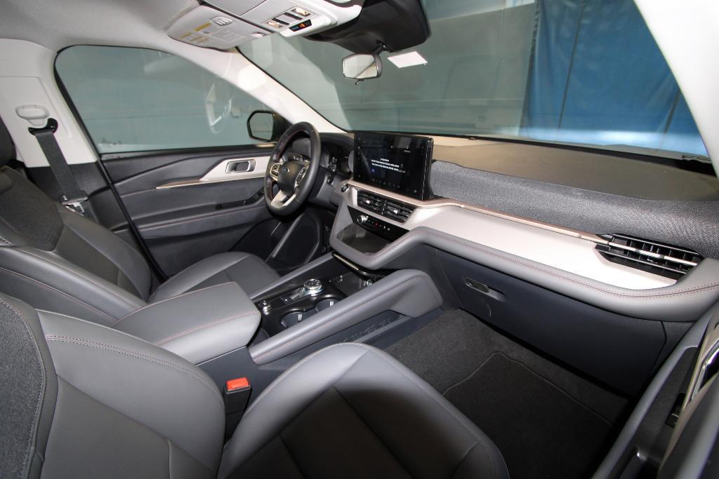 new 2025 Ford Explorer car