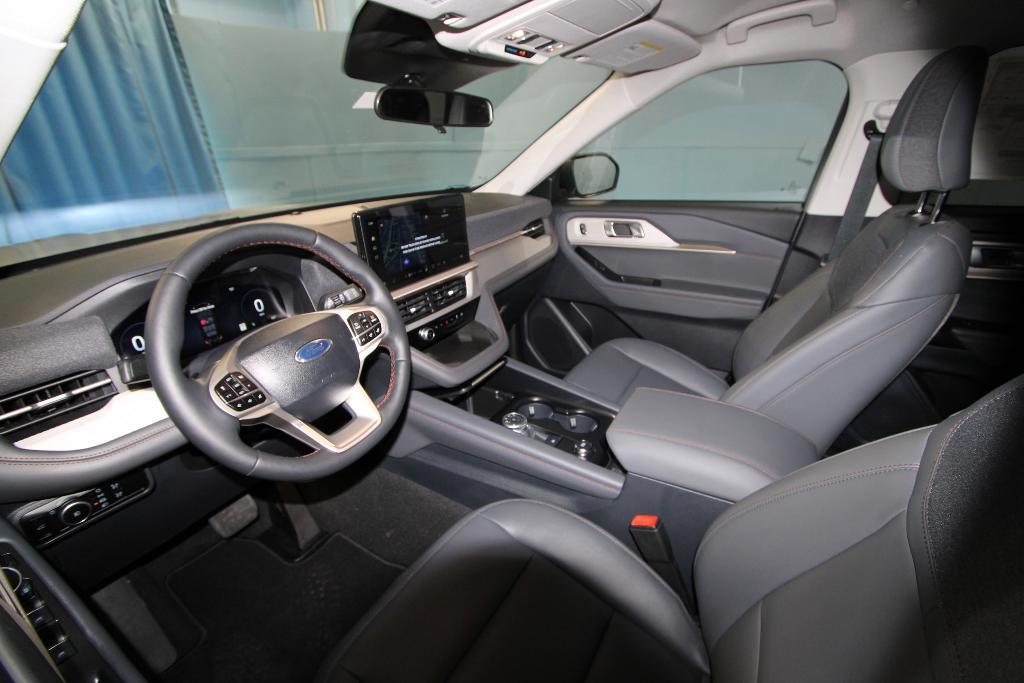 new 2025 Ford Explorer car