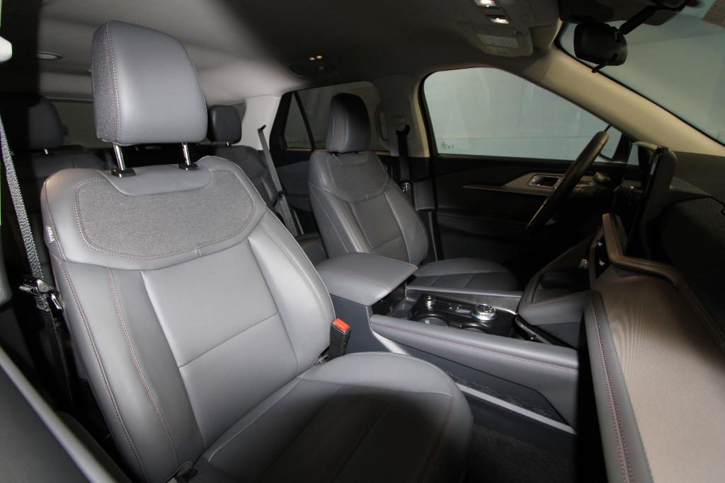 new 2025 Ford Explorer car