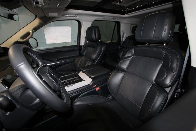new 2025 Lincoln Navigator L car, priced at $109,575