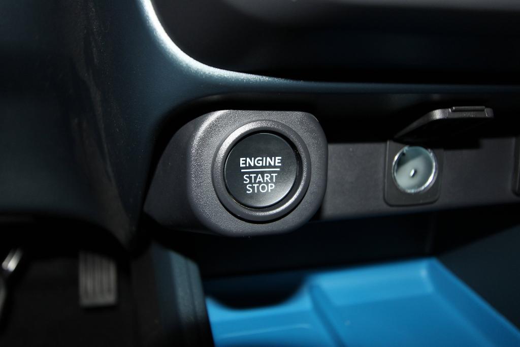 new 2025 Ford Maverick car, priced at $30,319