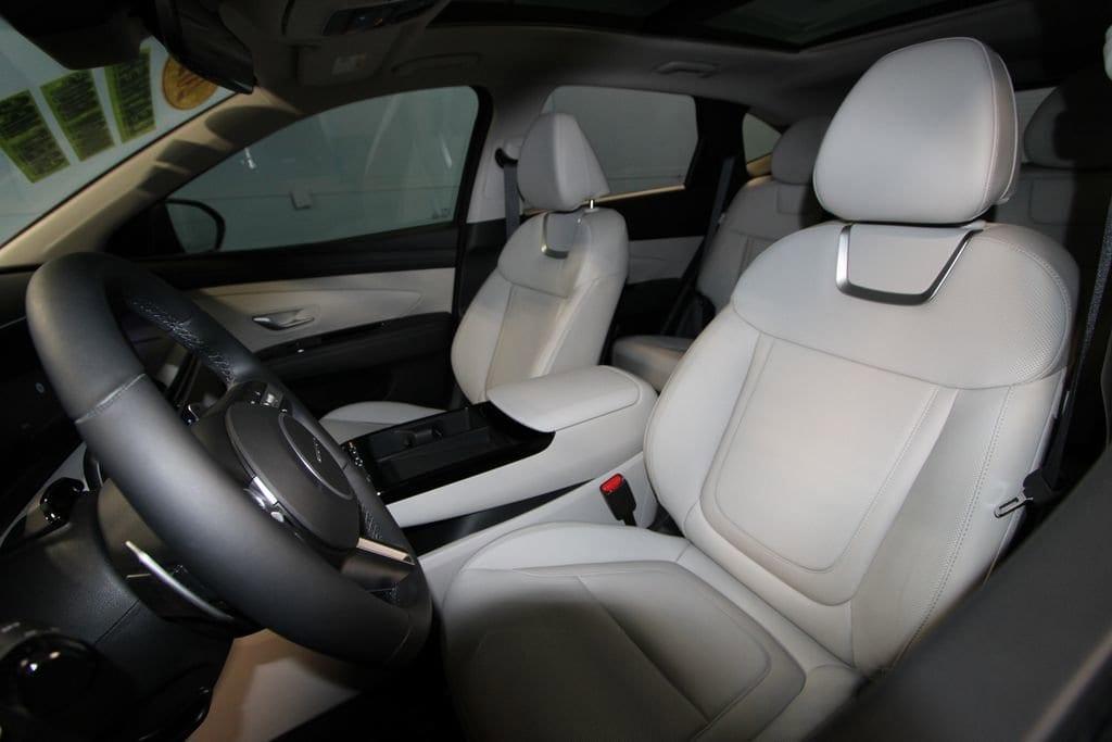 used 2025 Hyundai TUCSON Hybrid car, priced at $40,991