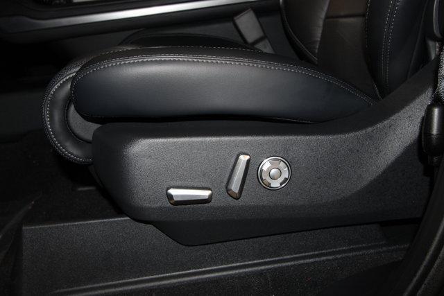 new 2025 Lincoln Navigator car, priced at $105,805
