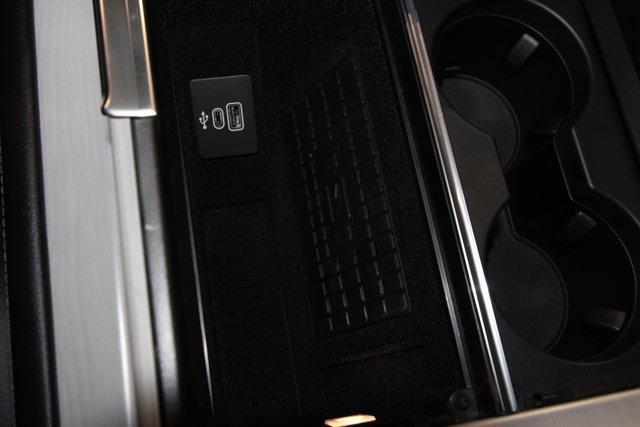 new 2025 Lincoln Navigator car, priced at $105,805