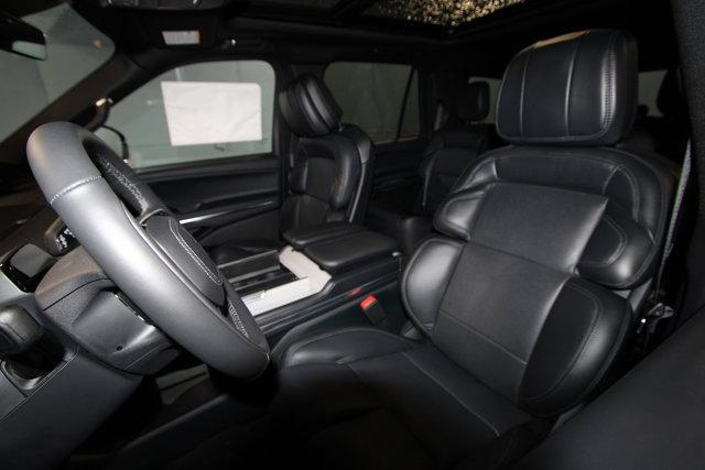 new 2025 Lincoln Navigator car, priced at $105,805
