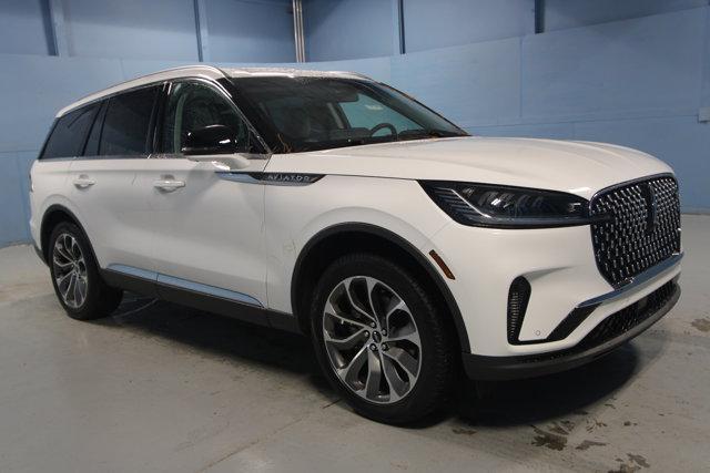 new 2025 Lincoln Aviator car, priced at $66,407