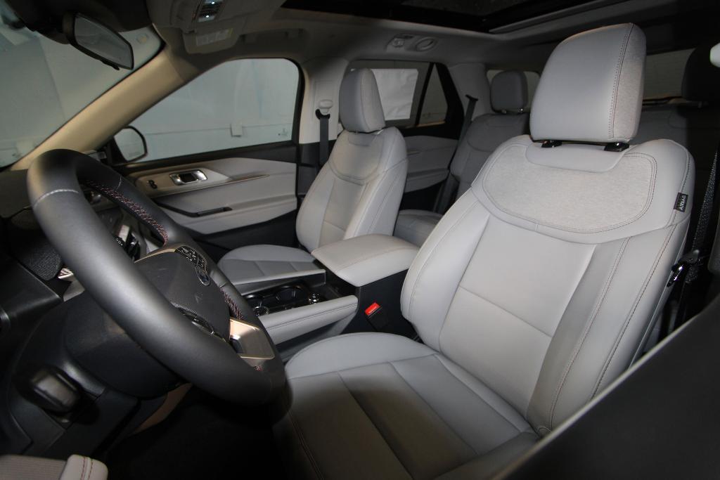 new 2025 Ford Explorer car, priced at $49,766