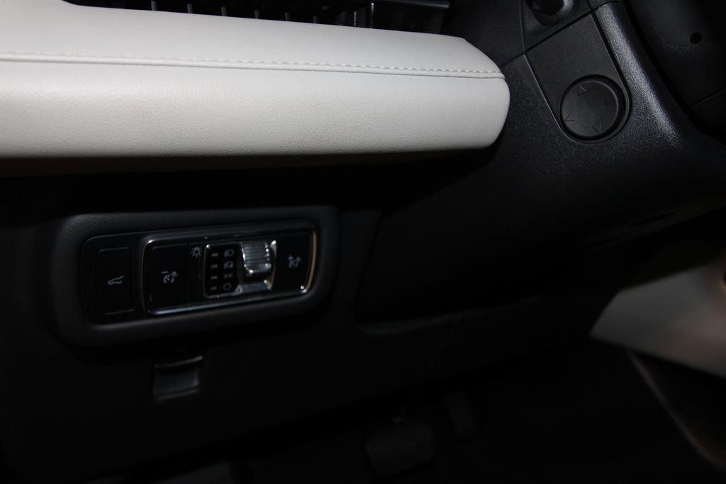 used 2024 Lincoln Nautilus car, priced at $57,600