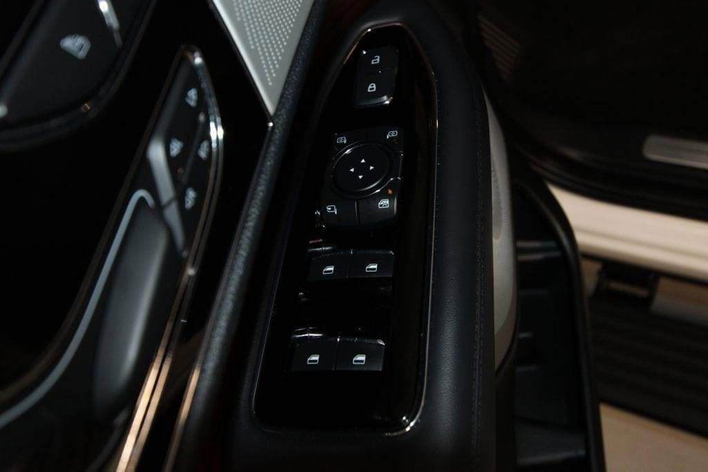 used 2024 Lincoln Navigator car, priced at $83,991