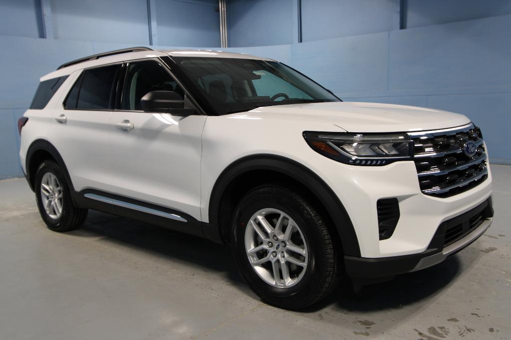 new 2025 Ford Explorer car, priced at $41,594