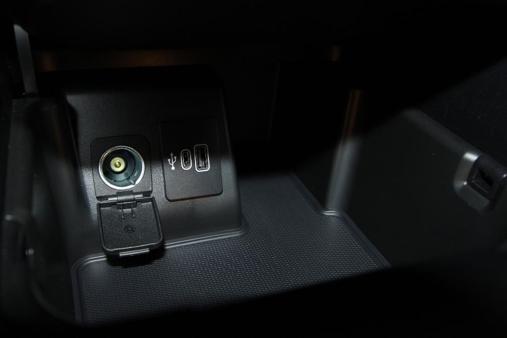 new 2025 Ford Explorer car, priced at $41,594