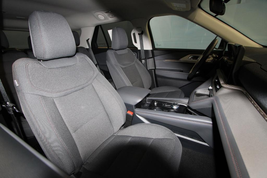 new 2025 Ford Explorer car, priced at $41,594