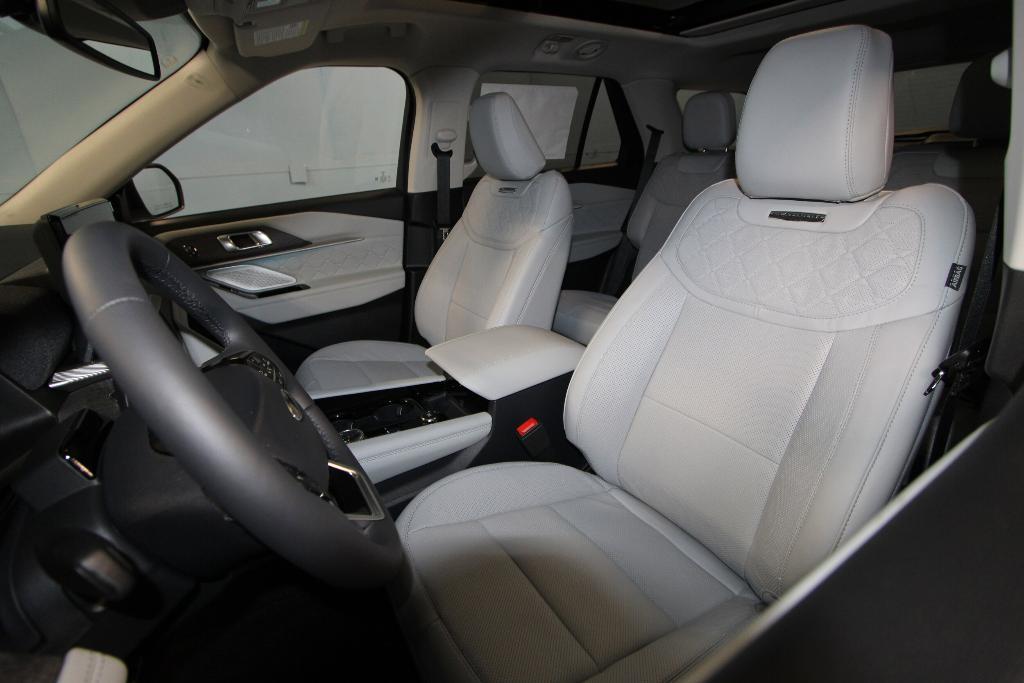 new 2025 Ford Explorer car, priced at $59,552
