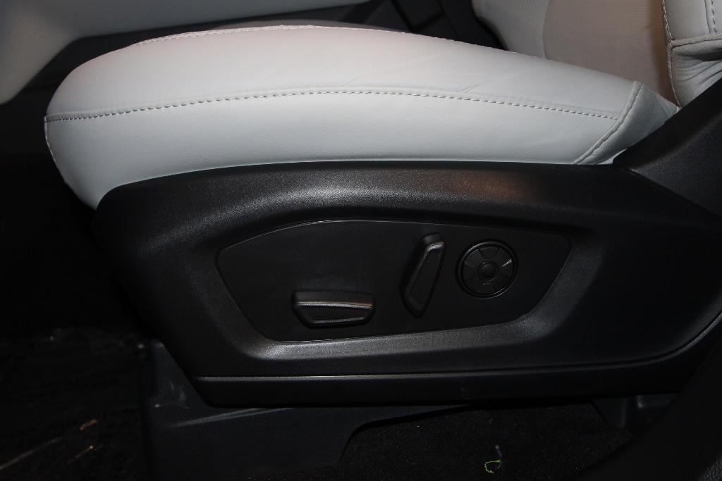 new 2025 Ford Explorer car, priced at $59,552