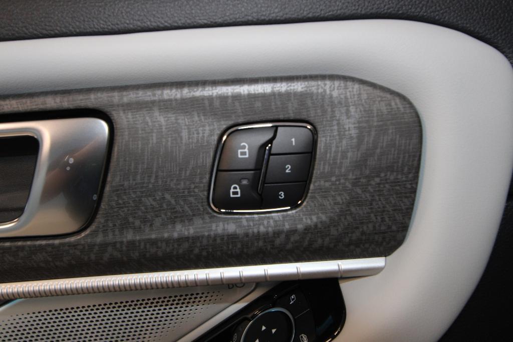 new 2025 Ford Explorer car, priced at $59,552
