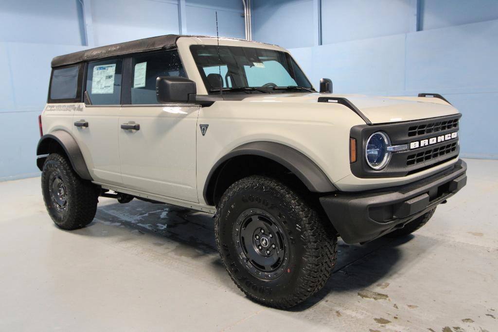 new 2025 Ford Bronco car, priced at $46,277