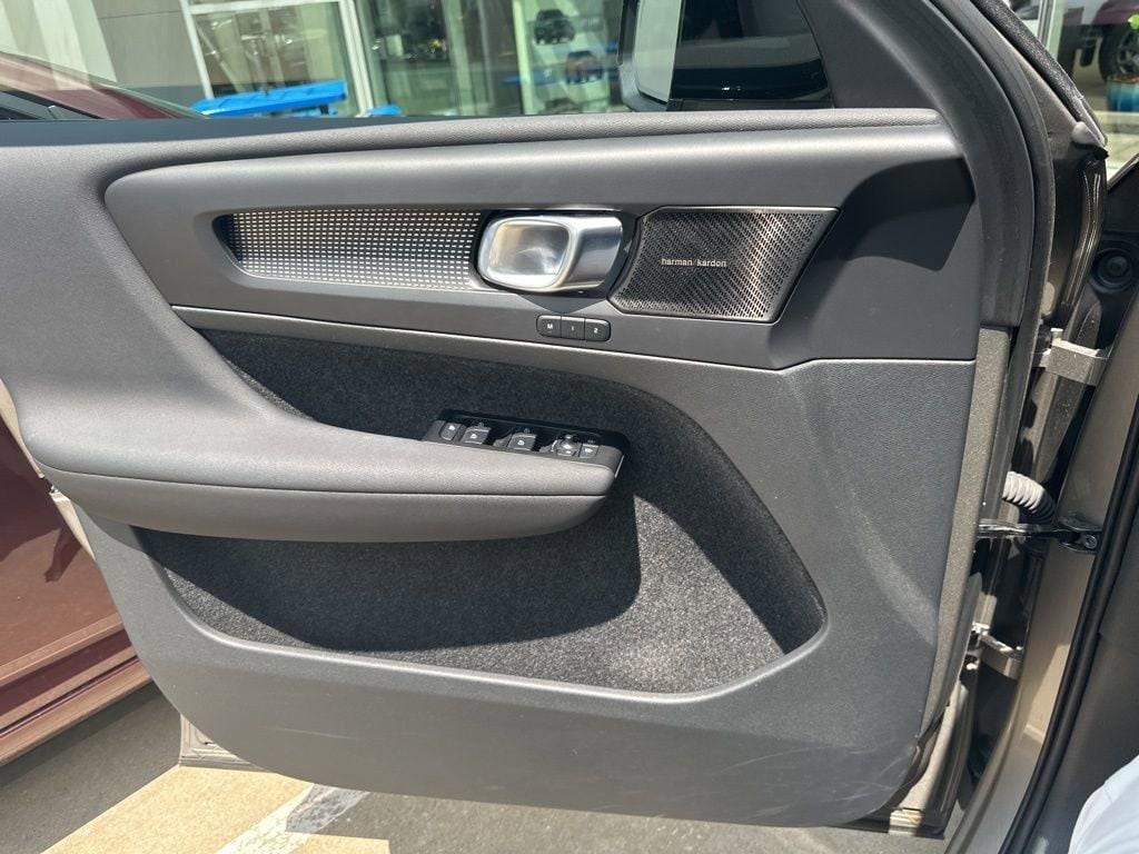used 2022 Volvo XC40 car, priced at $32,991
