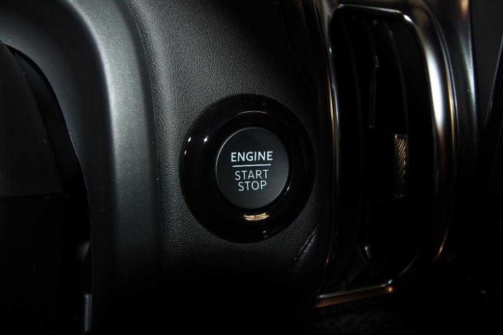 new 2025 Ford Expedition car, priced at $80,817