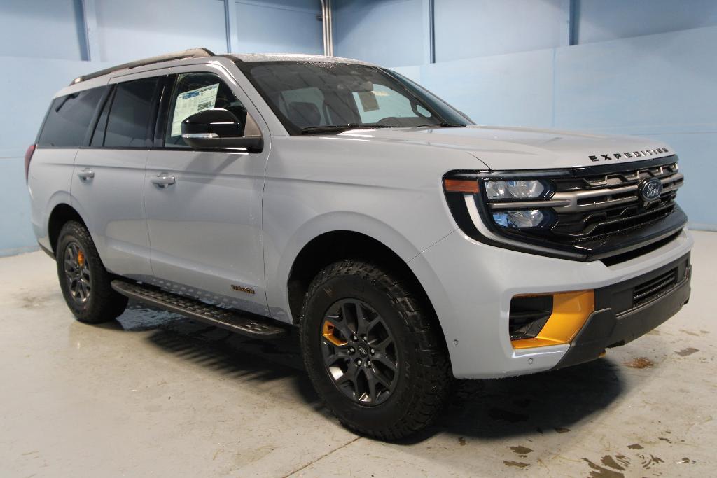 new 2025 Ford Expedition car, priced at $80,817