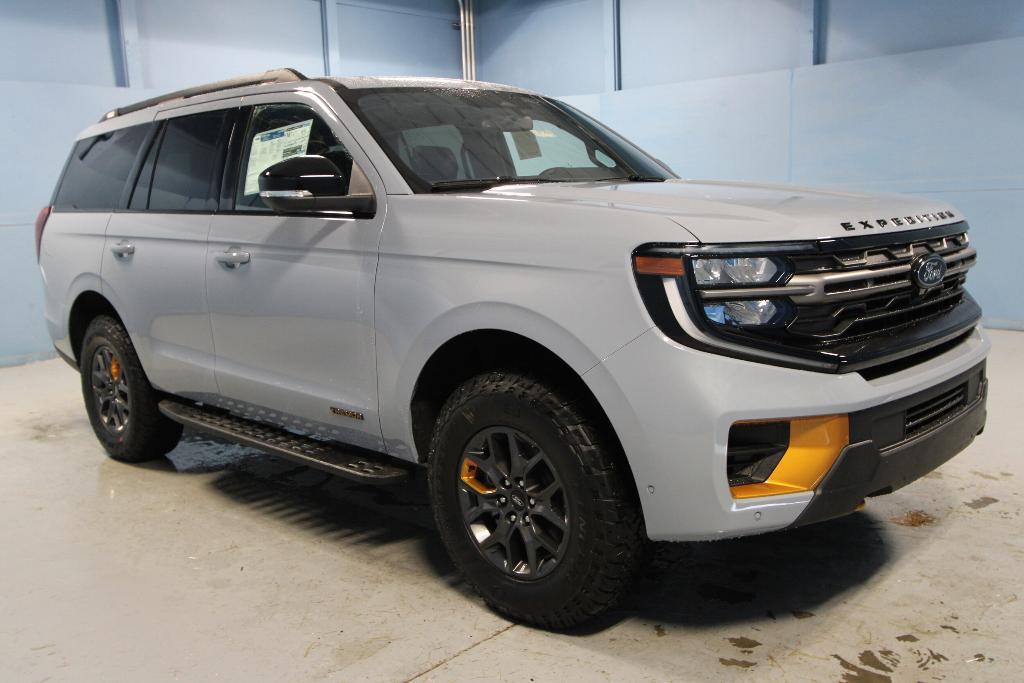 new 2025 Ford Expedition car, priced at $80,817