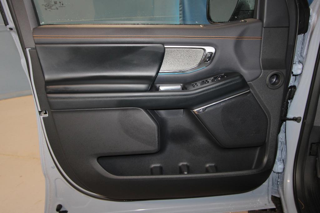 new 2025 Ford Expedition car, priced at $80,817