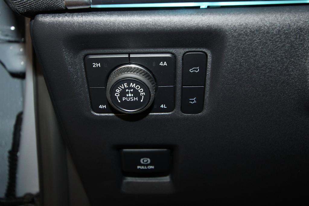 new 2025 Ford Expedition car, priced at $80,817