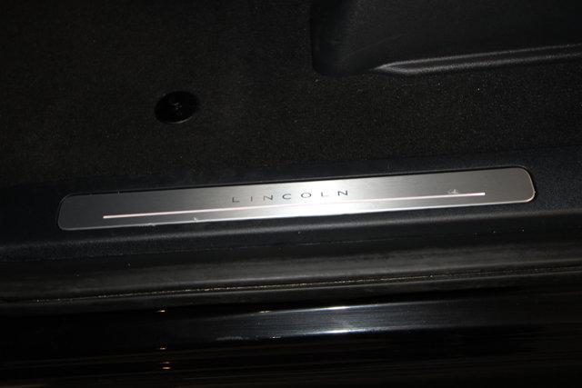 new 2025 Lincoln Navigator car, priced at $101,990