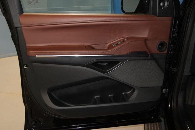 new 2025 Lincoln Navigator car, priced at $101,990