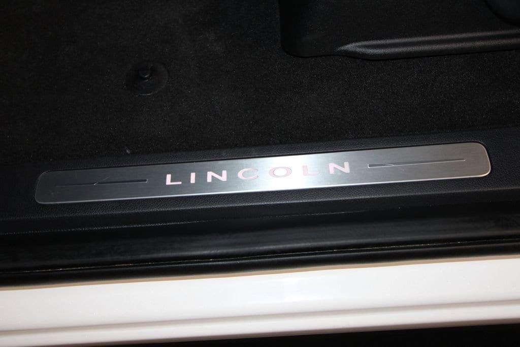 used 2024 Lincoln Navigator car, priced at $89,991