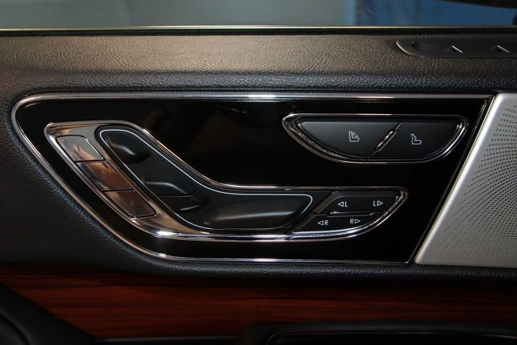 used 2024 Lincoln Navigator car, priced at $89,991