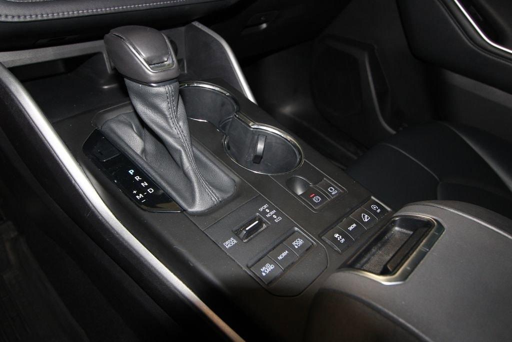 used 2021 Toyota Highlander car, priced at $29,105
