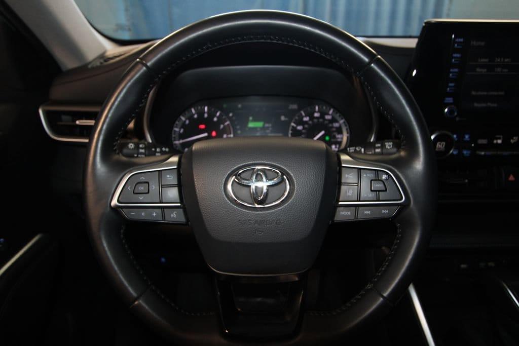 used 2021 Toyota Highlander car, priced at $29,105