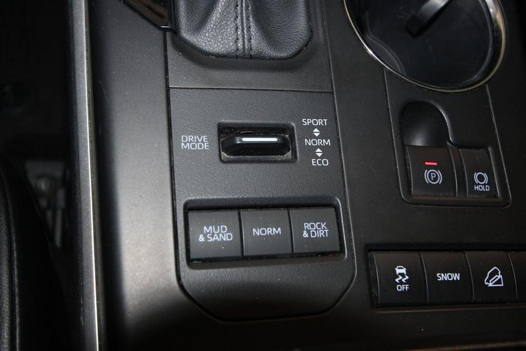 used 2021 Toyota Highlander car, priced at $29,105