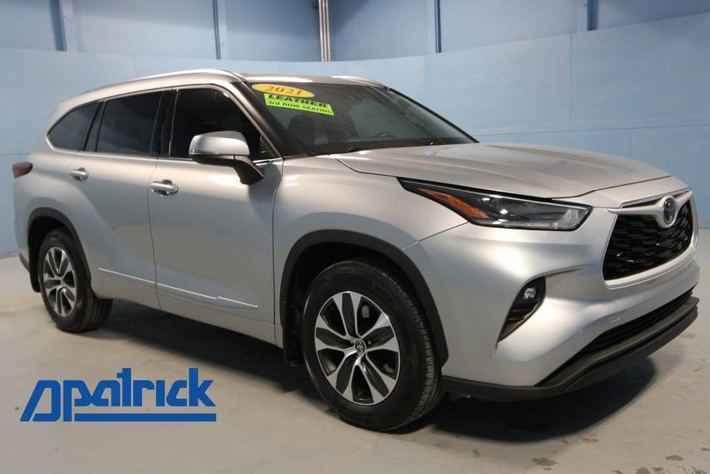 used 2021 Toyota Highlander car, priced at $29,105